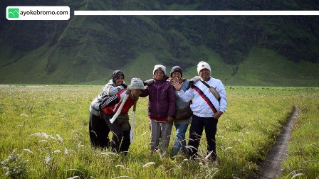 spot foto menarik di bromo